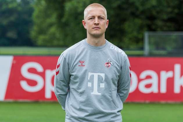 Mannschaftsfoto 1. FC Köln-Frauen, Saison 2024 25; 22.07.2024 Michael Bröckelmann (Physiotherapeut). Mannschaftsfoto-Termin der Frauen des 1. FC Köln für die Saison 2024 25, am 22.07.2024, Geissbockheim, Köln. Copyright: xBEAUTIFULxSPORTS Meuselx