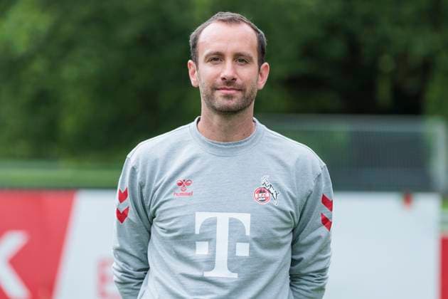 Mannschaftsfoto 1. FC Köln-Frauen, Saison 2024 25; 22.07.2024 Sebastian Bolte (Teammanager). Mannschaftsfoto-Termin der Frauen des 1. FC Köln für die Saison 2024 25, am 22.07.2024, Geissbockheim, Köln. Copyright: xBEAUTIFULxSPORTS Meuselx