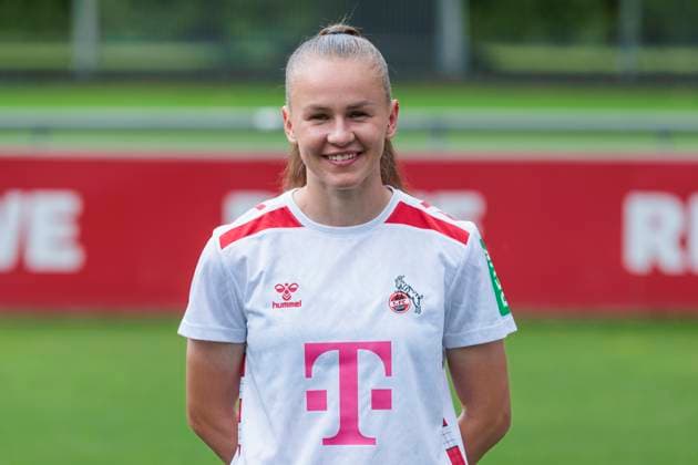 Mannschaftsfoto 1. FC Köln-Frauen, Saison 2024 25; 22.07.2024 Laura Donhauser (1. FC Köln, 25). Mannschaftsfoto-Termin der Frauen des 1. FC Köln für die Saison 2024 25, am 22.07.2024, Geissbockheim, Köln. Copyright: xBEAUTIFULxSPORTS Meuselx
