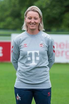 Mannschaftsfoto 1. FC Köln-Frauen, Saison 2024 25; 22.07.2024 Jacqueline Dünker (Co-Trainerin). Mannschaftsfoto-Termin der Frauen des 1. FC Köln für die Saison 2024 25, am 22.07.2024, Geissbockheim, Köln. Copyright: xBEAUTIFULxSPORTS Meuselx
