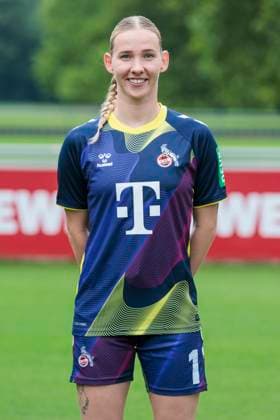 Mannschaftsfoto 1. FC Köln-Frauen, Saison 2024 25; 22.07.2024 Jasmin Pal (1. FC Köln, 1). Mannschaftsfoto-Termin der Frauen des 1. FC Köln für die Saison 2024 25, am 22.07.2024, Geissbockheim, Köln. Copyright: xBEAUTIFULxSPORTS Meuselx
