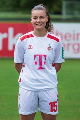 Mannschaftsfoto 1. FC Köln-Frauen, Saison 2024 25; 22.07.2024 Amelie Bohnen (1. FC Köln, 15). Mannschaftsfoto-Termin der Frauen des 1. FC Köln für die Saison 2024 25, am 22.07.2024, Geissbockheim, Köln. Copyright: xBEAUTIFULxSPORTS Meuselx