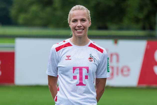 Mannschaftsfoto 1. FC Köln-Frauen, Saison 2024 25; 22.07.2024 Celina Degen (1. FC Köln, 5). Mannschaftsfoto-Termin der Frauen des 1. FC Köln für die Saison 2024 25, am 22.07.2024, Geissbockheim, Köln. Copyright: xBEAUTIFULxSPORTS Meuselx
