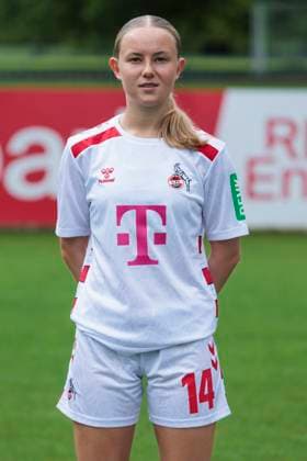 Mannschaftsfoto 1. FC Köln-Frauen, Saison 2024 25; 22.07.2024 Carlotta Imping (1. FC Köln, 14). Mannschaftsfoto-Termin der Frauen des 1. FC Köln für die Saison 2024 25, am 22.07.2024, Geissbockheim, Köln. Copyright: xBEAUTIFULxSPORTS Meuselx