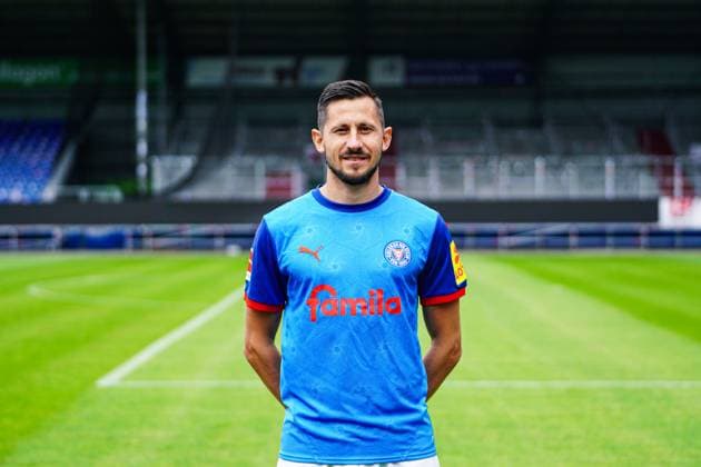 Steven Skrzybski; Holstein Kiel 7 GER, Holstein Kiel, Bundesliga, Portraettermin 2024 2025 GER, Holstein Kiel, Bundesliga, Portraettermin 2024 2025 Kiel Copyright: xEibner-Pressefoto MarcelxvonxFehrnx EP_MFN