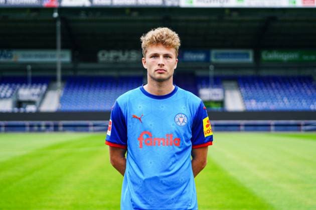 Jann-Fiete Arp; Holstein Kiel 20 GER, Holstein Kiel, Bundesliga, Portraettermin 2024 2025 GER, Holstein Kiel, Bundesliga, Portraettermin 2024 2025 Kiel Copyright: xEibner-Pressefoto MarcelxvonxFehrnx EP_MFN