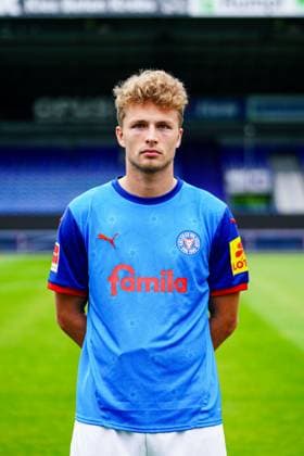 Jann-Fiete Arp; Holstein Kiel 20 GER, Holstein Kiel, Bundesliga, Portraettermin 2024 2025 GER, Holstein Kiel, Bundesliga, Portraettermin 2024 2025 Kiel Copyright: xEibner-Pressefoto MarcelxvonxFehrnx EP_MFN
