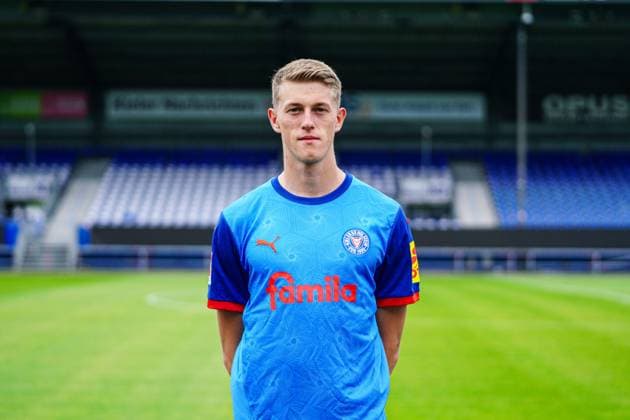 Alexander Bernhardsson; Holstein Kiel 11 GER, Holstein Kiel, Bundesliga, Portraettermin 2024 2025 GER, Holstein Kiel, Bundesliga, Portraettermin 2024 2025 Kiel Copyright: xEibner-Pressefoto MarcelxvonxFehrnx EP_MFN