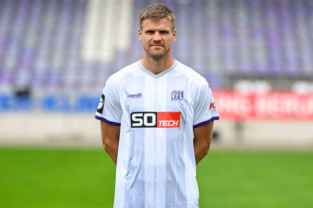 VfL Osnabrück; 3. Liga Porträttermin 2024 2025 am 23.07.2024 an der Bremer Brücke in Osnabrück Torwart Lukas Jonsson (Osnabrueck)