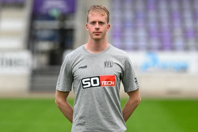 VfL Osnabrück; 3. Liga Porträttermin 2024 2025 am 23.07.2024 an der Bremer Brücke in Osnabrück Teammanager Leon Seelhöfer Seelhoefer (Osnabrueck)