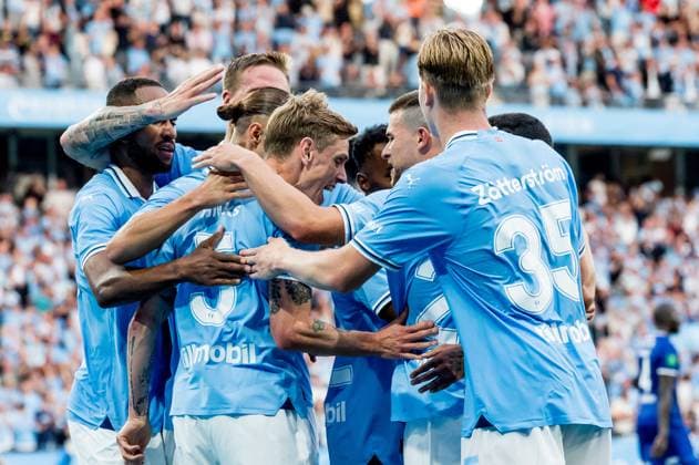 240723 Soren Rieks of Malmö FF celebrates the 4-1 goal during the UEFA Champions League football match between Malmö FF and Klaksvik on July 23, 2024 in Malmö. Photo: Christian Örnberg BILDBYRAN COP 166 CO0443 fotboll football soccer fotball champions league malmö ff klaksvik bbeng q2 bbauto jubel Copyright: CHRISTIANxÖRNBERG BB240723CO074