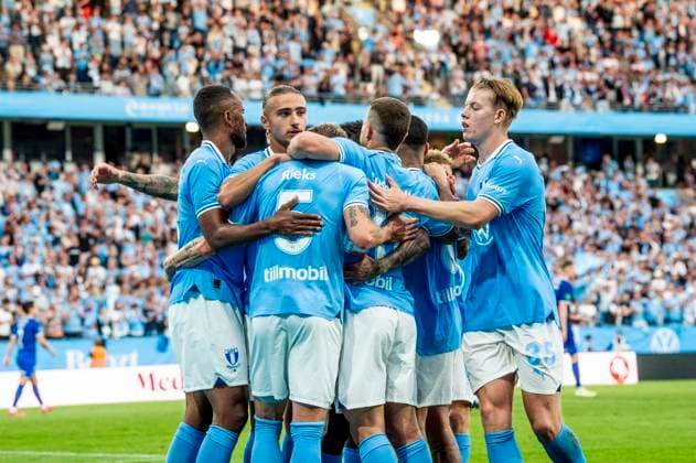 240723 Players of Malmö FF celebrates during the UEFA Champions League football match between Malmö FF and Klaksvik on July 23, 2024 in Malmö. Photo: Christian Örnberg BILDBYRAN COP 166 CO0443 fotboll football soccer fotball champions league malmö ff klaksvik bbeng q2 Copyright: CHRISTIANxÖRNBERG BB240723CO118