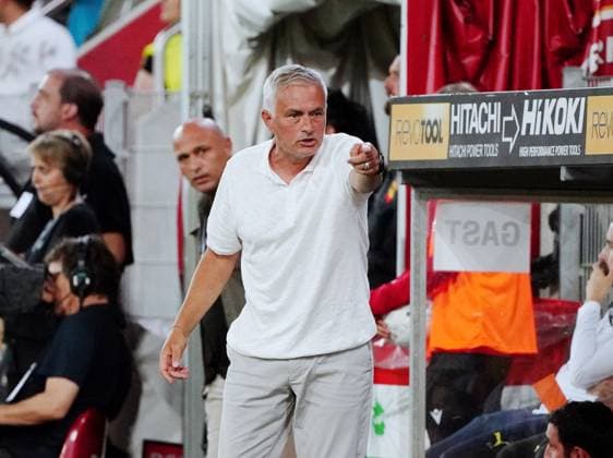 Sport Bilder des Tages Anton Geisser 23.07.2024 Thun Schweiz. Fussball Herren 2024 2025 Qualifikation UEFA Champions League FC Lugano - Fenerbahce SK Istanbul. Bild : Trainer Jose Mourinho (Neuzugang) Aktion