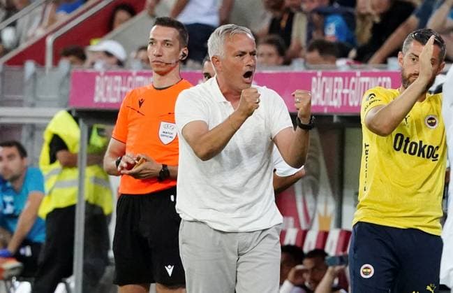 Anton Geisser 23.07.2024 Thun Schweiz. Fussball Herren 2024 2025 Qualifikation UEFA Champions League FC Lugano - Fenerbahce SK Istanbul. Bild : Trainer Jose Mourinho (Neuzugang) Aktion
