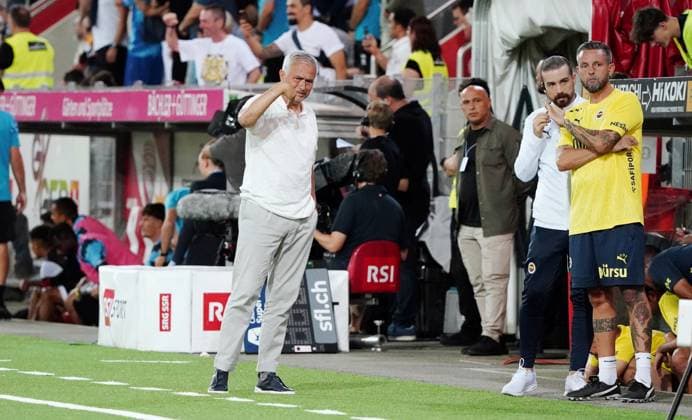 Anton Geisser 23.07.2024 Thun Schweiz. Fussball Herren 2024 2025 Qualifikation UEFA Champions League FC Lugano - Fenerbahce SK Istanbul. Bild : Trainer Jose Mourinho (Neuzugang) Aktion