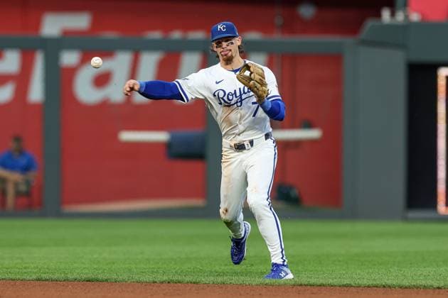 July 23, 2024: Kansas City Royals shortstop Bobby Witt Jr. (7) throws to first for the out on Arizona Diamondbacks third baseman Eugenio Suarez (28) during the fourth inning at Kauffman Stadium in Kansas City, MO. CSM Kansas City United States of America - ZUMAc04_ 20240723_zma_c04_196 Copyright: xDavidxSmithx
