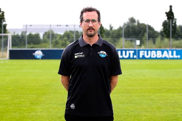 Leiter medizinische Abteilung Jörg Liebeck, SC Paderborn - 2. Fussball Bundesliga Porträttermin 2. BL 2024 2025 offizieller Fototermin SC Paderborn im Trainings- und Nachwuchsleistungszentrum - Porträt, Portrait, Einzelbild, Deutschland, Fussball, Maenner, GER, 23.07.2024
