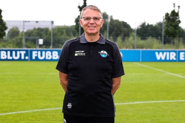 Mannschaftsarzt Dr. Lutz Mahlke, SC Paderborn - 2. Fussball Bundesliga Porträttermin 2. BL 2024 2025 offizieller Fototermin SC Paderborn im Trainings- und Nachwuchsleistungszentrum - Porträt, Portrait, Einzelbild, Deutschland, Fussball, Maenner, GER, 23.07.2024