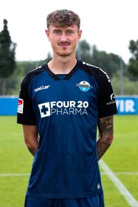 Calvin Brackelmann, SC Paderborn - 2. Fussball Bundesliga Porträttermin 2. BL 2024 2025 offizieller Fototermin SC Paderborn im Trainings- und Nachwuchsleistungszentrum - Porträt, Portrait, Einzelbild, Deutschland, Fussball, Maenner, GER, 23.07.2024