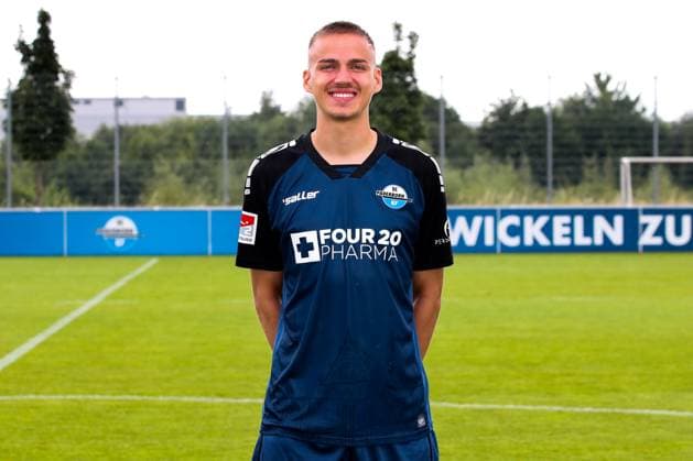 Filip Bilbija, SC Paderborn - 2. Fussball Bundesliga Porträttermin 2. BL 2024 2025 offizieller Fototermin SC Paderborn im Trainings- und Nachwuchsleistungszentrum - Porträt, Portrait, Einzelbild, Deutschland, Fussball, Maenner, GER, 23.07.2024