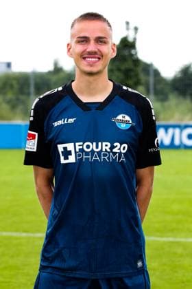 Filip Bilbija, SC Paderborn - 2. Fussball Bundesliga Porträttermin 2. BL 2024 2025 offizieller Fototermin SC Paderborn im Trainings- und Nachwuchsleistungszentrum - Porträt, Portrait, Einzelbild, Deutschland, Fussball, Maenner, GER, 23.07.2024