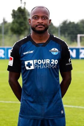 David Kinsombi, SC Paderborn - 2. Fussball Bundesliga Porträttermin 2. BL 2024 2025 offizieller Fototermin SC Paderborn im Trainings- und Nachwuchsleistungszentrum - Porträt, Portrait, Einzelbild, Deutschland, Fussball, Maenner, GER, 23.07.2024