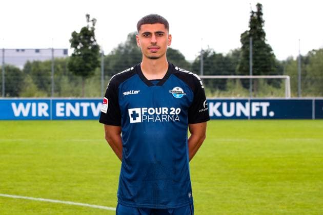 Koen Kostons, SC Paderborn - 2. Fussball Bundesliga Porträttermin 2. BL 2024 2025 offizieller Fototermin SC Paderborn im Trainings- und Nachwuchsleistungszentrum - Porträt, Portrait, Einzelbild, Deutschland, Fussball, Maenner, GER, 23.07.2024