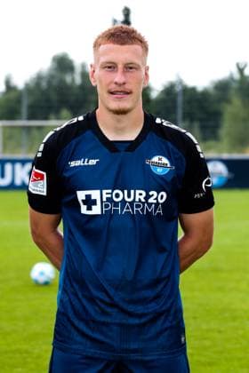 Laurin Curda, SC Paderborn - 2. Fussball Bundesliga Porträttermin 2. BL 2024 2025 offizieller Fototermin SC Paderborn im Trainings- und Nachwuchsleistungszentrum - Porträt, Portrait, Einzelbild, Deutschland, Fussball, Maenner, GER, 23.07.2024