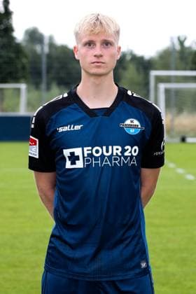 Anton Bäuerle, SC Paderborn - 2. Fussball Bundesliga Porträttermin 2. BL 2024 2025 offizieller Fototermin SC Paderborn im Trainings- und Nachwuchsleistungszentrum - Porträt, Portrait, Einzelbild, Deutschland, Fussball, Maenner, GER, 23.07.2024