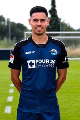 Raphael Obermair, SC Paderborn - 2. Fussball Bundesliga Porträttermin 2. BL 2024 2025 offizieller Fototermin SC Paderborn im Trainings- und Nachwuchsleistungszentrum - Porträt, Portrait, Einzelbild, Deutschland, Fussball, Maenner, GER, 23.07.2024