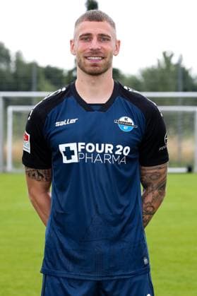 Felix Platte, SC Paderborn - 2. Fussball Bundesliga Porträttermin 2. BL 2024 2025 offizieller Fototermin SC Paderborn im Trainings- und Nachwuchsleistungszentrum - Porträt, Portrait, Einzelbild, Deutschland, Fussball, Maenner, GER, 23.07.2024