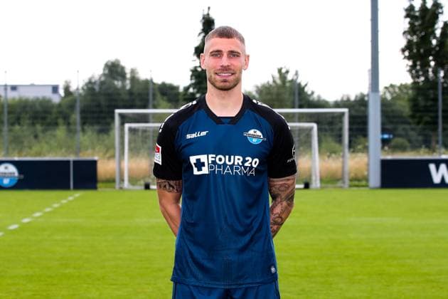 Felix Platte, SC Paderborn - 2. Fussball Bundesliga Porträttermin 2. BL 2024 2025 offizieller Fototermin SC Paderborn im Trainings- und Nachwuchsleistungszentrum - Porträt, Portrait, Einzelbild, Deutschland, Fussball, Maenner, GER, 23.07.2024