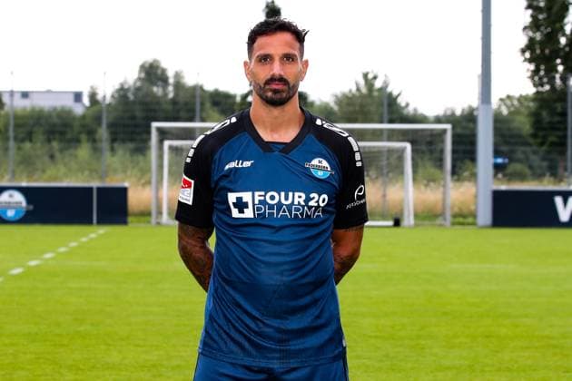 Adriano Grimaldi, SC Paderborn - 2. Fussball Bundesliga Porträttermin 2. BL 2024 2025 offizieller Fototermin SC Paderborn im Trainings- und Nachwuchsleistungszentrum - Porträt, Portrait, Einzelbild, Deutschland, Fussball, Maenner, GER, 23.07.2024