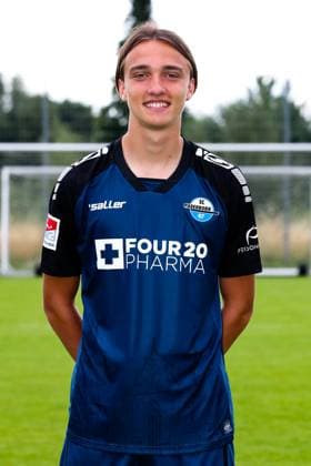 Luis Engelns, SC Paderborn - 2. Fussball Bundesliga Porträttermin 2. BL 2024 2025 offizieller Fototermin SC Paderborn im Trainings- und Nachwuchsleistungszentrum - Porträt, Portrait, Einzelbild, Deutschland, Fussball, Maenner, GER, 23.07.2024