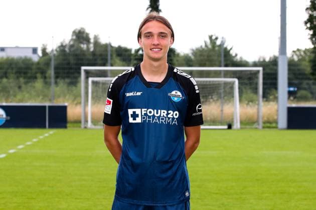 Luis Engelns, SC Paderborn - 2. Fussball Bundesliga Porträttermin 2. BL 2024 2025 offizieller Fototermin SC Paderborn im Trainings- und Nachwuchsleistungszentrum - Porträt, Portrait, Einzelbild, Deutschland, Fussball, Maenner, GER, 23.07.2024