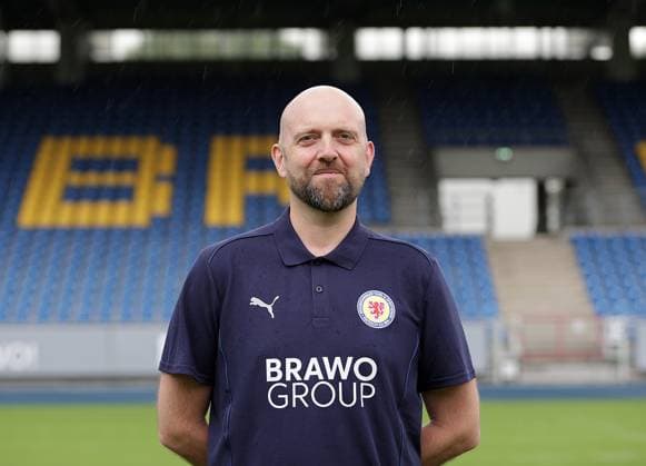 Chiropraktor Dr. Alexander Ruhe (Eintracht Braunschweig) ; Eintracht Braunschweig; 2.BL, Portraettermin 2024 2025