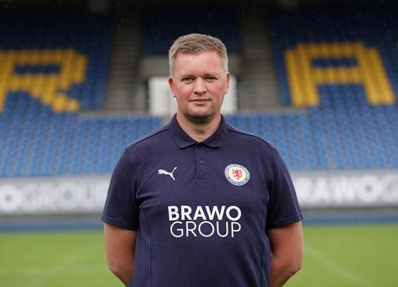 Teammanager Holm Stelzer (Eintracht Braunschweig) ; Eintracht Braunschweig; 2.BL, Portraettermin 2024 2025