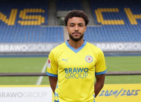 Leon Bell Bell (Eintracht Braunschweig); Eintracht Braunschweig; 2.BL, Portraettermin 2024 2025