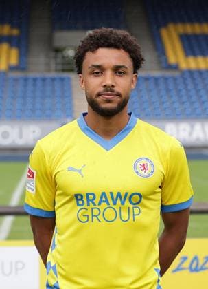 Leon Bell Bell (Eintracht Braunschweig); Eintracht Braunschweig; 2.BL, Portraettermin 2024 2025