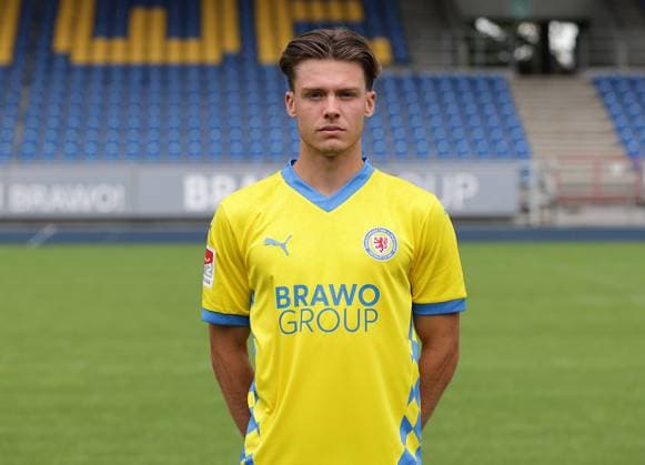 Sidney Raebiger (Eintracht Braunschweig) ; Eintracht Braunschweig; 2.BL, Portraettermin 2024 2025