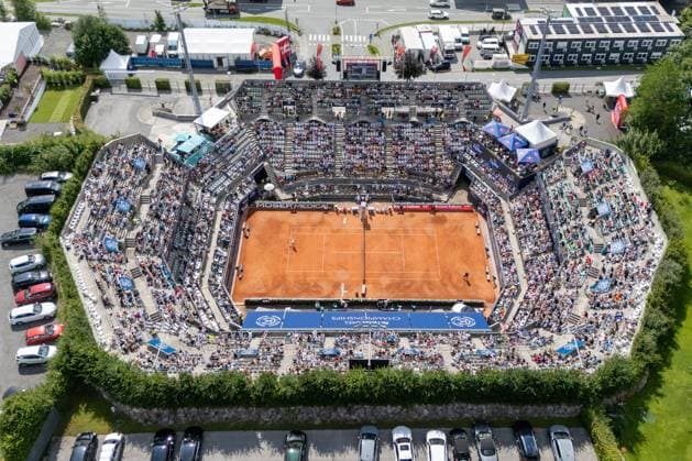 23.07.2024, Sportpark, Kitzbühel, AUT, ATP, Tennis Herren Tour, Generali Open Kitzbühel, 1. Runde, im Bild Stadionübersicht wärend dem Spiel Sebastian Ofner (AUT) gegen Lukas Neumayer (AUT) Stadium overview during the match Sebastian Ofner (AUT) against Lukas Neumayer (AUT) during 1st round match of Generali Open Tennis Tournament of the ATP Tour at the Sportpark in Kitzbühel, Austria on 2024 07 23. Expa Kitzbühel