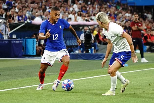 Enzo Millot (France) and John Tolkin (USA), Football , France vs USA during the Olympic Games, Olympische Spiele, Olympia, OS Paris 2024 JO 2024 : FOOTBALL - France vs Etats Unis - Jeux Olympiques 2024 - Paris2024 - Marseille - 24 07 2024 DPPI Panoramic 