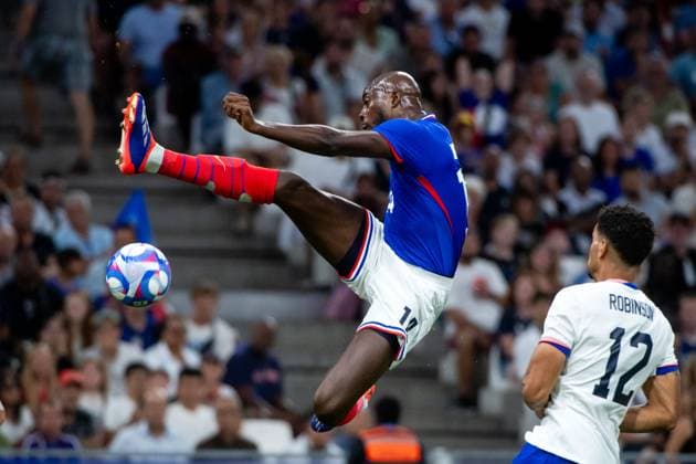 Jean-Philippe Mateta (Frankreich, 14) am Ball, FRA, Olympische Spiele Paris 2024, Fussball Herren, Frankreich (FRA) vs Vereinigte Staaten von Amerika (USA), 1. Spieltag, Gruppe A, 24.07.2024 FRA, Olympische Spiele Paris 2024, Fussball Herren, Frankreich (FRA) vs Vereinigte Staaten von Amerika (USA), 1. Spieltag, Gruppe A, 24.07.2024 Marseille Copyright: xEibner-Pressefoto Memmlerx EP_MMR