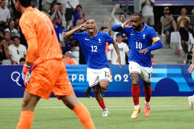 Joie Alexandre Lacazette (France) and Enzo Millot (France), Football , France vs USA during the Olympic Games, Olympische Spiele, Olympia, OS Paris 2024 JO 2024 : FOOTBALL - France vs Etats Unis - Jeux Olympiques 2024 - Paris2024 - Marseille - 24 07 2024 DPPI Panoramic 