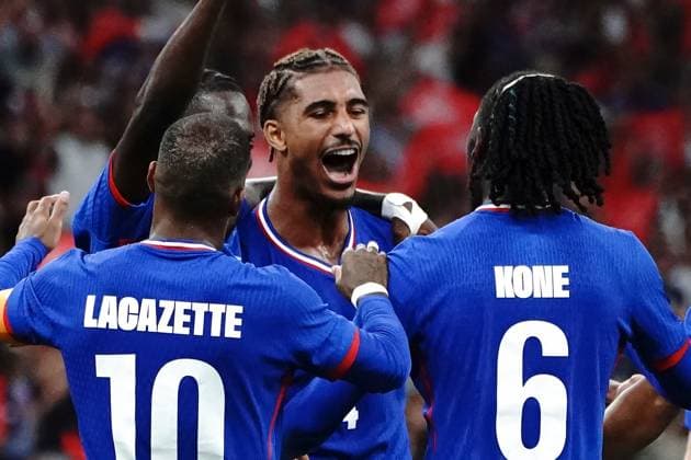 Joie Loïc Badé (France), Désiré Doué (France), Alexandre Lacazette (France), Manu Koné (France) and Castello Lukeba (France), Football , France vs USA during the Olympic Games, Olympische Spiele, Olympia, OS Paris 2024 JO 2024 : FOOTBALL - France vs Etats Unis - Jeux Olympiques 2024 - Paris2024 - Marseille - 24 07 2024 DPPI Panoramic 