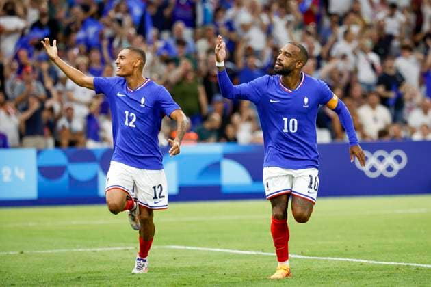Football JO match France - Etats-Unis USA PHOTOPQR LA PROVENCE SPEICH Frederic ; Marseille ; 24 07 2024 ; Jeux Olympiques Paris 2024 Tournoi de football olympique Match France - Etats-Unis au Stade Velodrome de Marseille JOIE BUT Alexandre LACAZETTE Enzo MILLOT - The Paris 2024 Summer Olympic Games, Olympische Spiele, Olympia, OS (Jul 26-Aug 11, 2024).