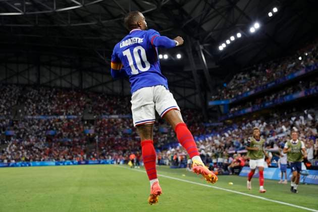Football JO match France - Etats-Unis USA PHOTOPQR LA PROVENCE SPEICH Frederic ; Marseille ; 24 07 2024 ; Jeux Olympiques Paris 2024 Tournoi de football olympique Match France - Etats-Unis au Stade Velodrome de Marseille JOIE BUT LACAZETTE - The Paris 2024 Summer Olympic Games, Olympische Spiele, Olympia, OS (Jul 26-Aug 11, 2024).