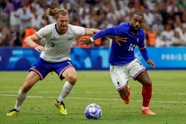 Football JO match France - Etats-Unis USA PHOTOPQR LA PROVENCE SPEICH Frederic ; Marseille ; 24 07 2024 ; Jeux Olympiques Paris 2024 Tournoi de football olympique Match France - Etats-Unis au Stade Velodrome de Marseille Alexandre LACAZETTE - The Paris 2024 Summer Olympic Games, Olympische Spiele, Olympia, OS (Jul 26-Aug 11, 2024).