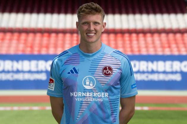 08.07.2024 - 1. FC Nürnberg FCN ( Club ) - 2. Fussball Bundesliga BL - Saison 2024 2025 - Fototermin Porträttermin Vorstellung Präsentation Pressetermin - - Einzelbild Einzelfoto Portrait Porträt Kopfbild - Jan Reichert (1, 1. FC Nürnberg FCN )