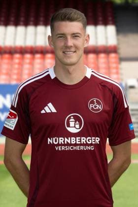 08.07.2024 - 1. FC Nürnberg FCN ( Club ) - 2. Fussball Bundesliga BL - Saison 2024 2025 - Fototermin Porträttermin Vorstellung Präsentation Pressetermin - - Einzelbild Einzelfoto Portrait Porträt Kopfbild - Florian Flick (6, 1. FC Nürnberg FCN )